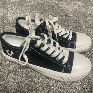 NWOT Tue Religion Sneakers
